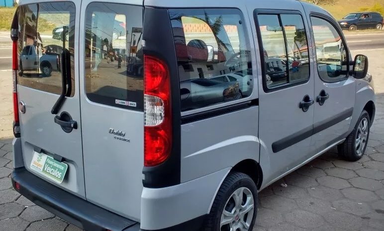Fiat Doblo 1.8 16v Essence Flex 5p full