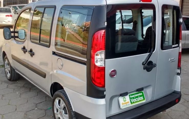 Fiat Doblo 1.8 16v Essence Flex 5p full