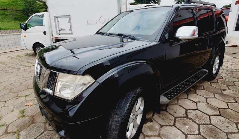 Nissan Pathfinder 2.5 Se 5p full